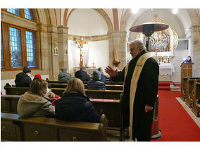 Krippenandacht mit Segnung der Kinder (Foto: Karl-Franz Thiede)